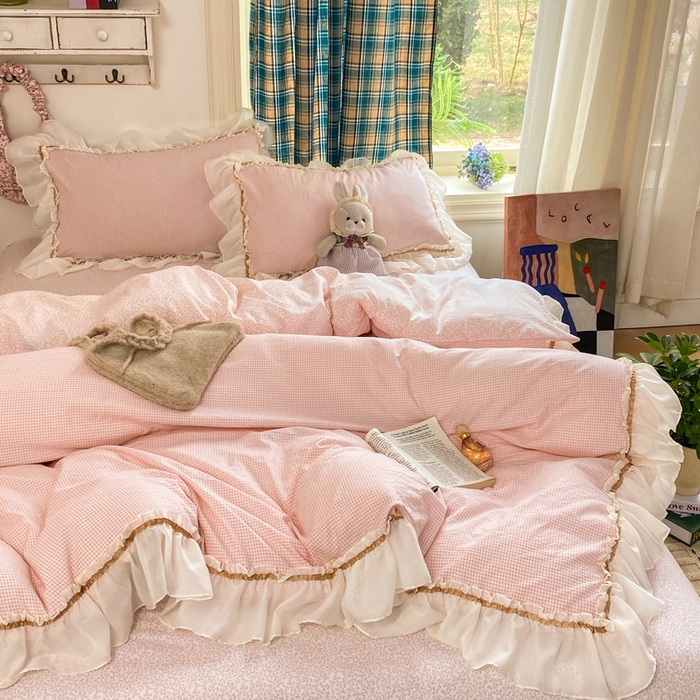 91家纺网 家纺一手货源 找家纺 艺玲家纺 2026新款奶油风韩式云朵棉花边四件套 奶油-粉