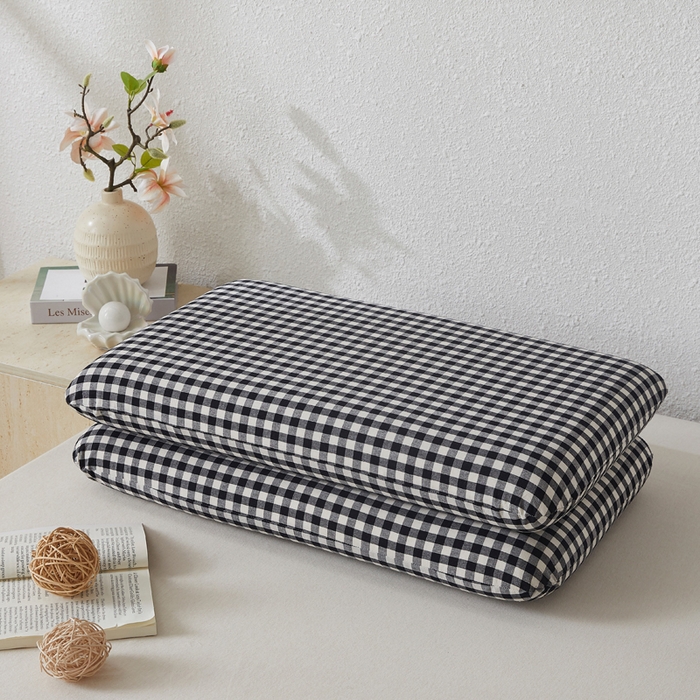 91家纺网 家纺一手货源 找家纺 翎盈家纺 2026新款纯棉水洗棉深睡枕专用枕套面包记忆枕枕头套 黑小格