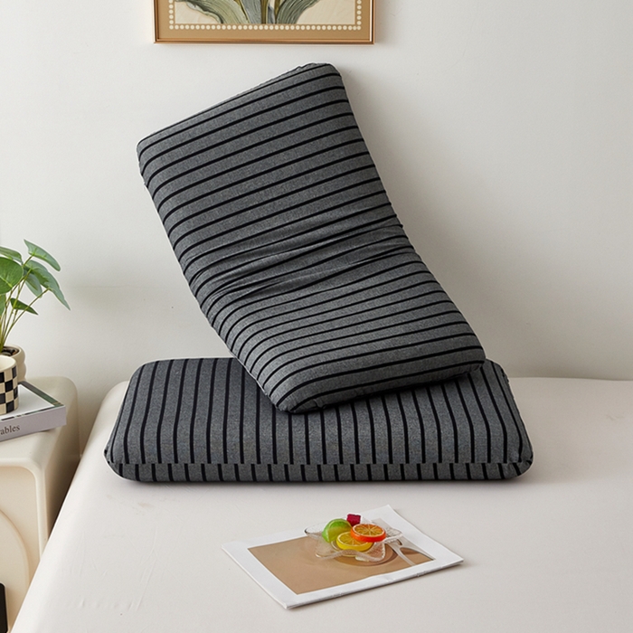 91家纺网 家纺一手货源 找家纺 翎盈家纺 2026新款纯棉水洗棉深睡枕专用枕套面包记忆枕枕头套 条纹黑