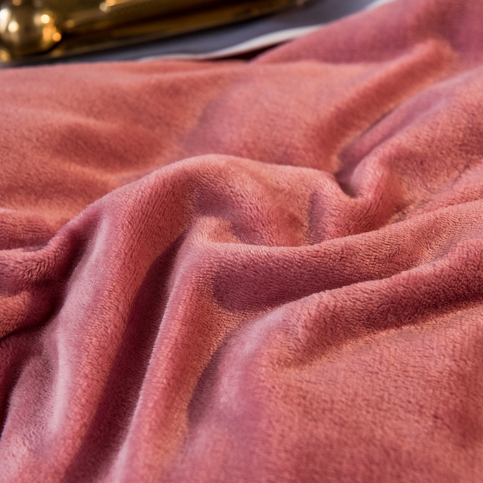91家纺网 家纺一手货源 找家纺 栩裕纺织 2026新款网红爆款意式轻奢牛奶绒单被套被套单件被套单品 胭脂红