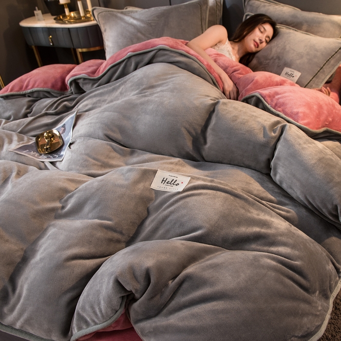 91家纺网 家纺一手货源 找家纺 栩裕纺织 2026新款网红爆款意式轻奢牛奶绒单被套被套单件被套单品 魅色