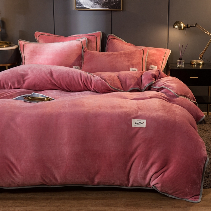 91家纺网 家纺一手货源 找家纺 栩裕纺织 2026新款网红爆款意式轻奢牛奶绒单被套被套单件被套单品 胭脂红