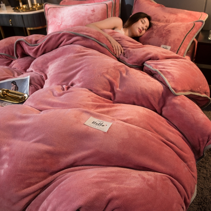 91家纺网 家纺一手货源 找家纺 栩裕纺织 2026新款网红爆款意式轻奢牛奶绒单被套被套单件被套单品 胭脂红