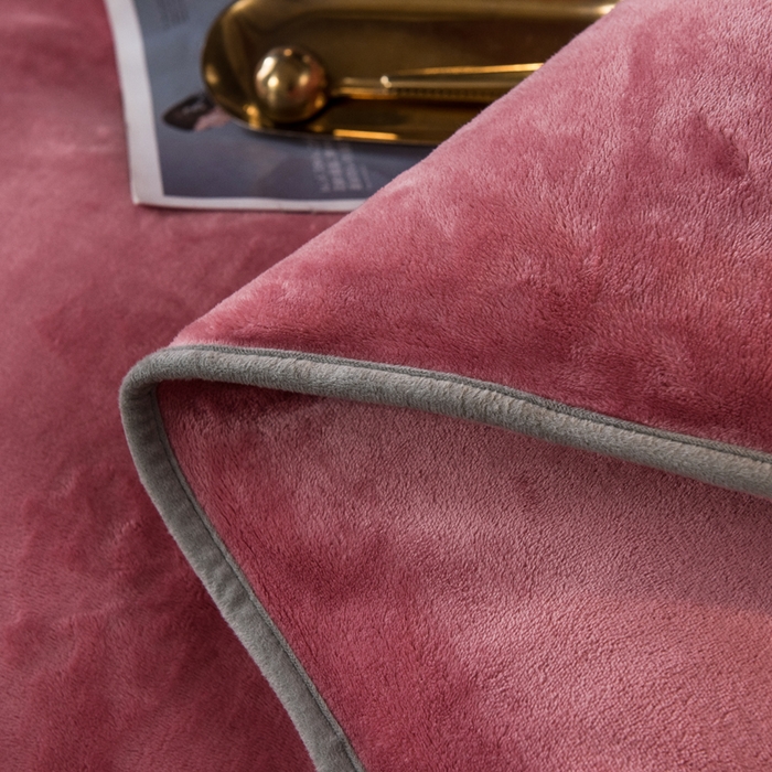 91家纺网 家纺一手货源 找家纺 栩裕纺织 2026新款网红爆款意式轻奢牛奶绒单被套被套单件被套单品 胭脂红