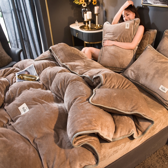 91家纺网 家纺一手货源 找家纺 栩裕纺织 2026新款网红爆款意式轻奢牛奶绒单被套被套单件被套单品 伽士米