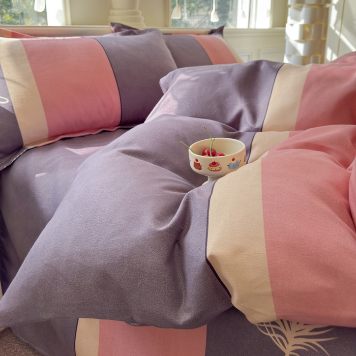 91家纺网 家纺一手货源 找家纺 佑佳2024新款140克磨毛印花植物羊绒四件套直播 羽翼思恋