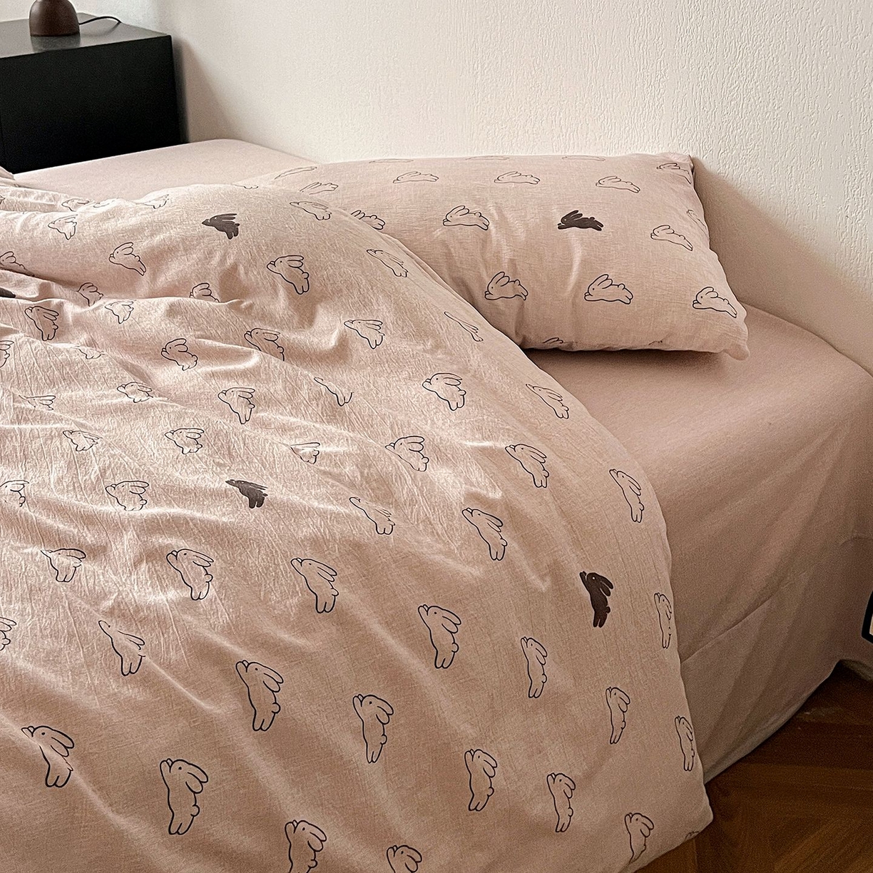 91家纺网 家纺一手货源 找家纺 恋之语 2026新款水洗色织提花工艺系列四件套（量大从优） 蘑菇兔-粉