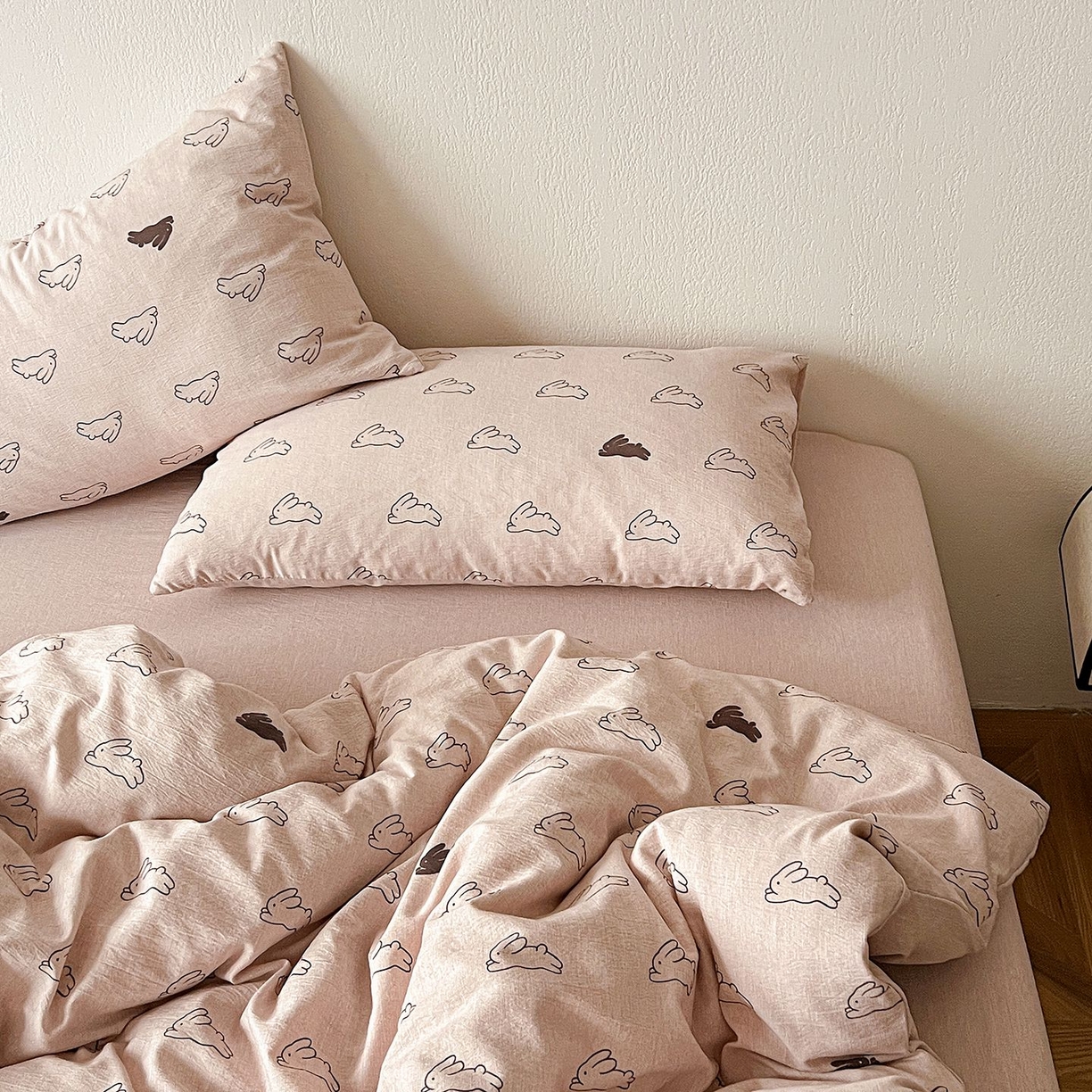 91家纺网 家纺一手货源 找家纺 恋之语 2026新款水洗色织提花工艺系列四件套（量大从优） 蘑菇兔-粉