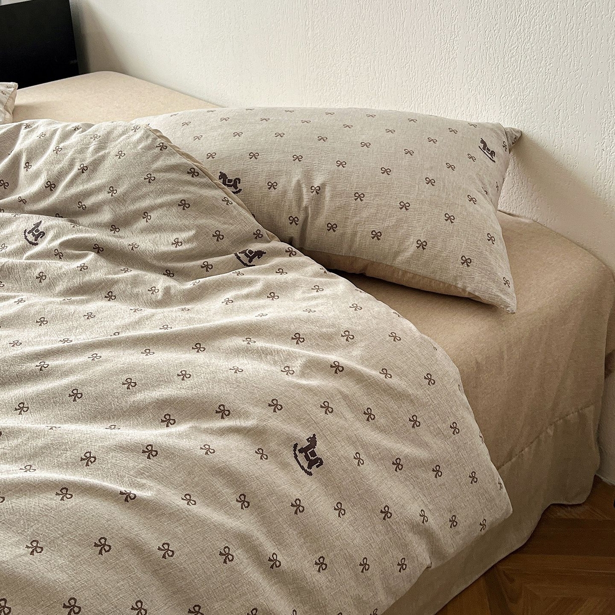 91家纺网 家纺一手货源 找家纺 恋之语 2026新款水洗色织提花工艺系列四件套（量大从优） 摇摇马