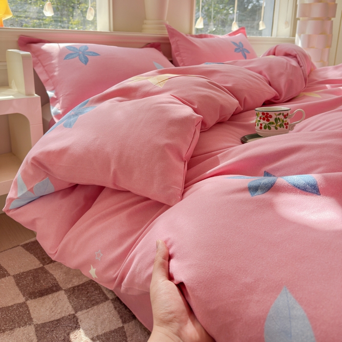 91家纺网 家纺一手货源 找家纺 佑佳家纺 2024新款磨毛印花植物羊绒单被套 花蔓梦境-粉