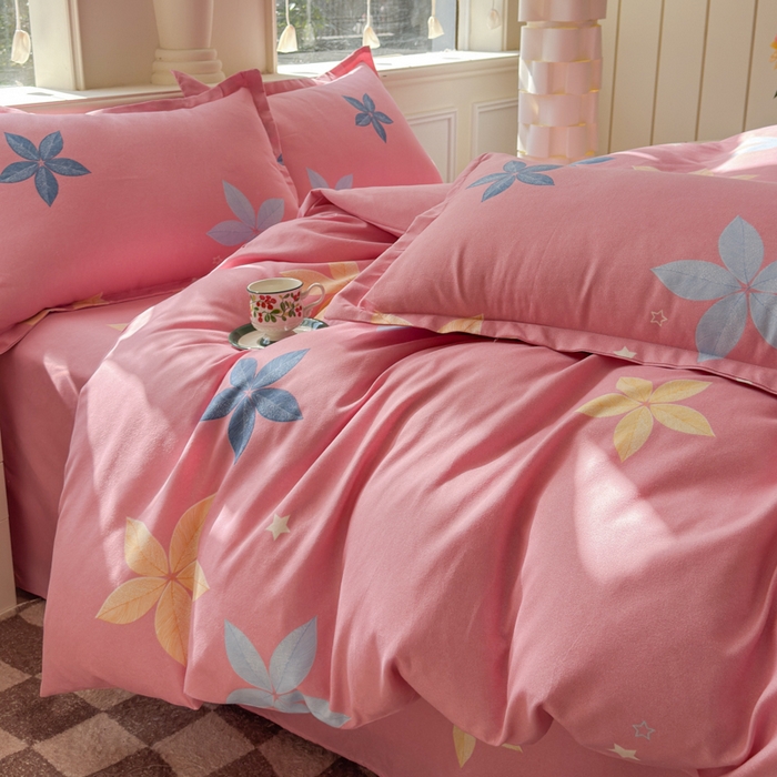 91家纺网 家纺一手货源 找家纺 佑佳家纺 2024新款磨毛印花植物羊绒单被套 花蔓梦境-粉