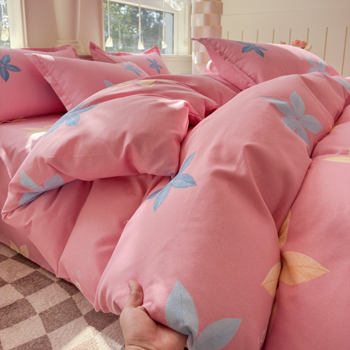 91家纺网 家纺一手货源 找家纺 佑佳家纺 2024新款磨毛印花植物羊绒单被套 花蔓梦境-粉