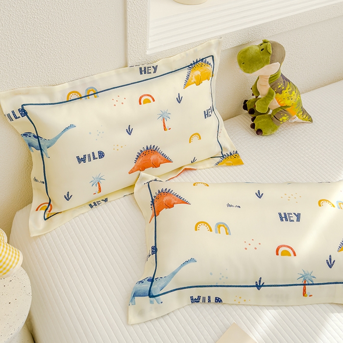 91家纺网 家纺一手货源 找家纺 良佐生活 2026新款60支天丝卡通枕套 彩虹恐龙