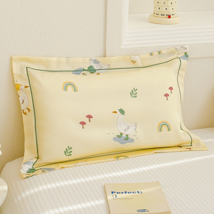 91家纺网 家纺一手货源 找家纺 良佐生活 2026新款60支天丝卡通枕套 彩虹小鸭