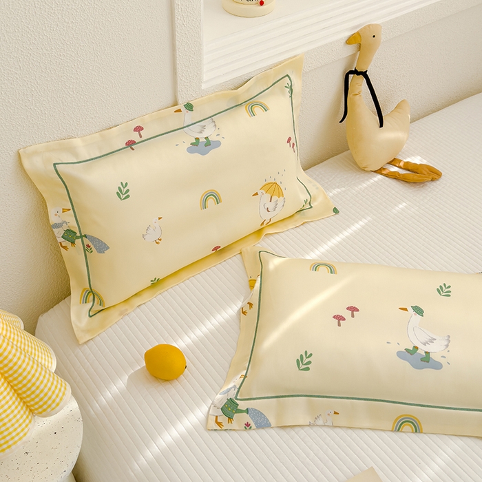 91家纺网 家纺一手货源 找家纺 良佐生活 2026新款60支天丝卡通枕套 彩虹小鸭