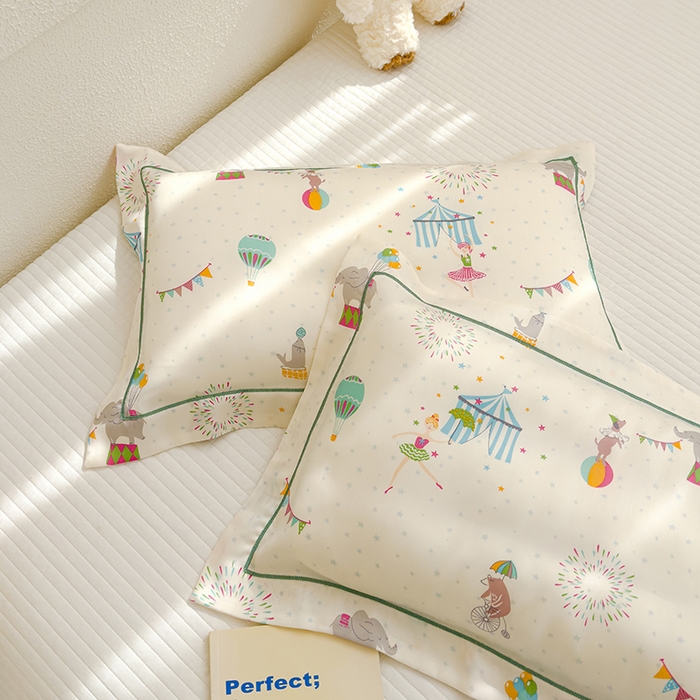 91家纺网 家纺一手货源 找家纺 良佐生活 2026新款60支天丝卡通枕套 开心马戏团