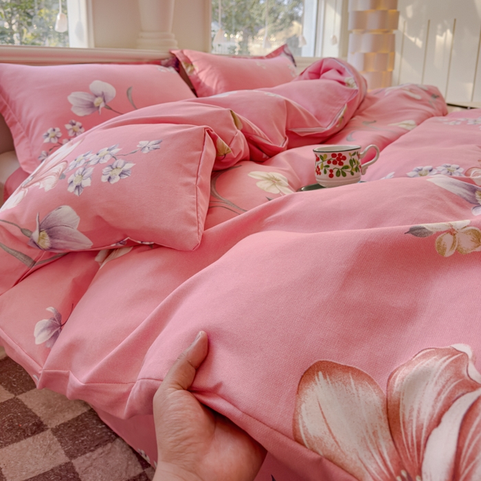 91家纺网 家纺一手货源 找家纺 佑佳家纺 2024新款磨毛印花植物羊绒单被套 那时花开-粉