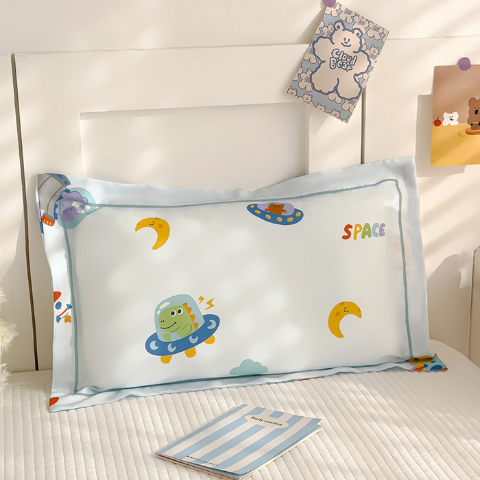 91家纺网 家纺一手货源 找家纺 良佐生活 2026新款60支天丝卡通枕套 寻梦太空