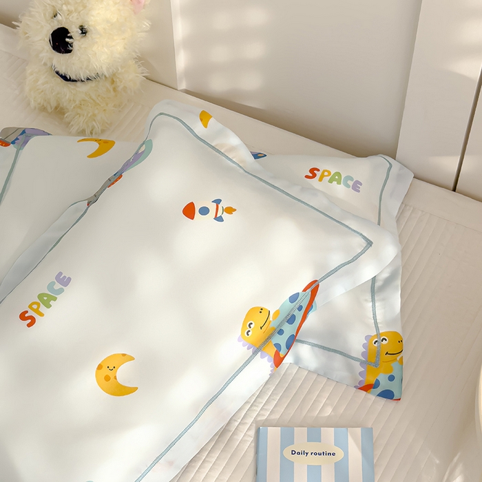 91家纺网 家纺一手货源 找家纺 良佐生活 2026新款60支天丝卡通枕套 寻梦太空