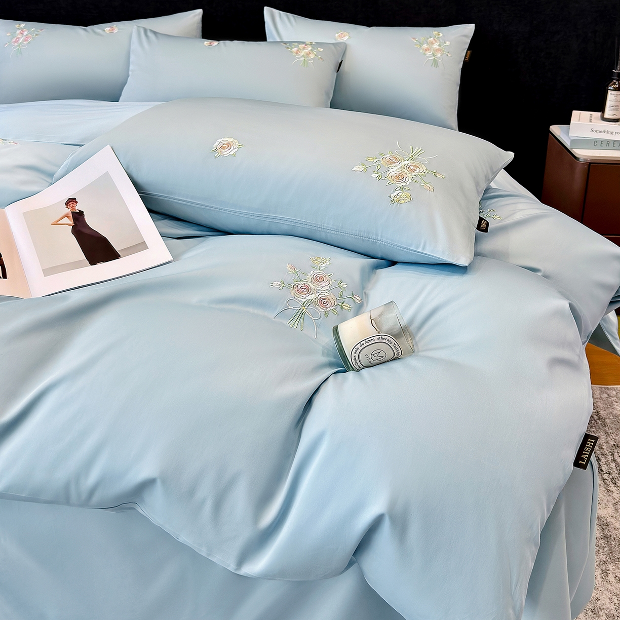 91家纺网 家纺一手货源 找家纺 莱势 2026新品100支纯棉全棉50x50s贡缎长绒棉刺绣绣花四件套高端礼盒-花影 花影-天空蓝