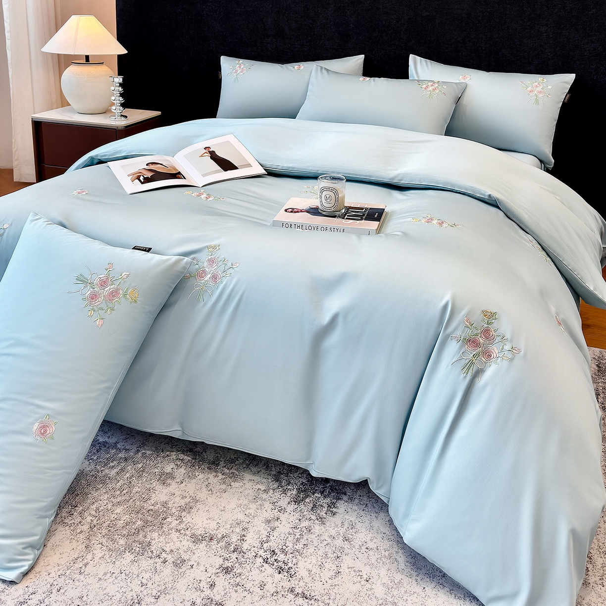 91家纺网 家纺一手货源 找家纺 莱势 2026新品100支纯棉全棉50x50s贡缎长绒棉刺绣绣花四件套高端礼盒-花影 花影-天空蓝