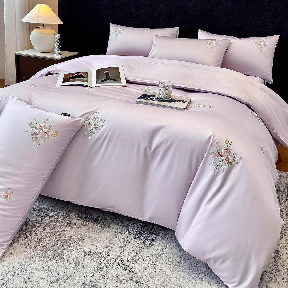 91家纺网 家纺一手货源 找家纺 莱势 2026新品100支纯棉全棉50x50s贡缎长绒棉刺绣绣花四件套高端礼盒-花影 花影-香芋紫