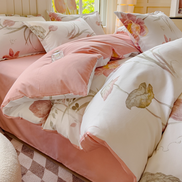 91家纺网 家纺一手货源 找家纺 佑佳家纺 2024新款磨毛印花植物羊绒单被套 月下荷塘