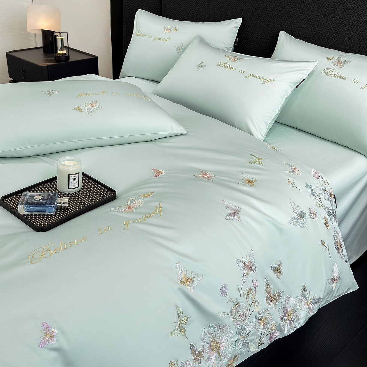 91家纺网 家纺一手货源 找家纺 莱势 2026新品100支纯棉全棉50x50s贡缎长绒棉刺绣绣花四件套高端礼盒-蝴蝶泉边 蝴蝶泉边-清新绿