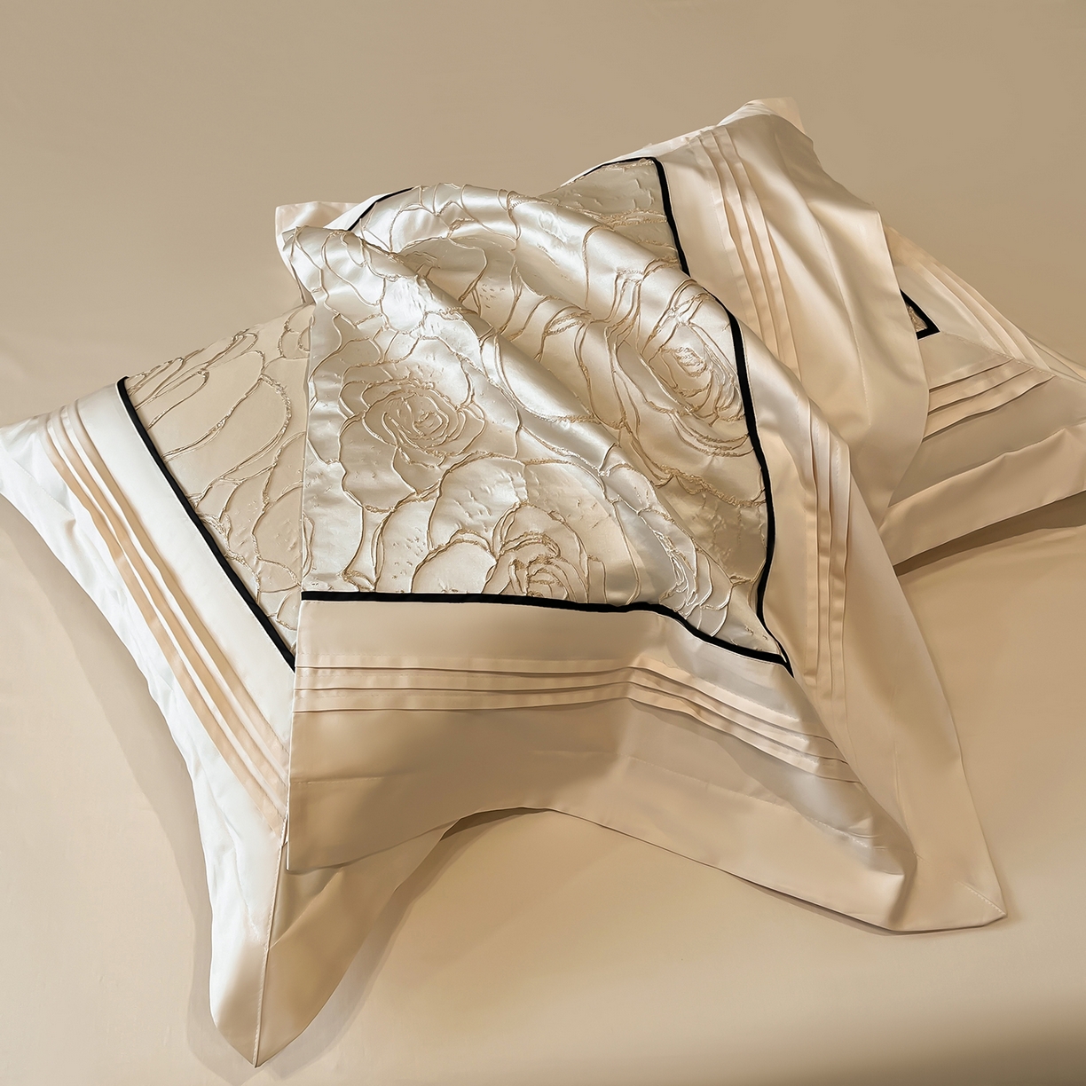 91家纺网 家纺一手货源 找家纺 置顶家纺 2026新款亲肤棉玫瑰刺绣提花卡罗拉系列四件套 卡罗拉-浅香槟