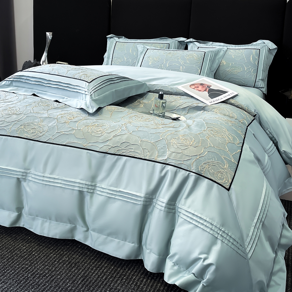 91家纺网 家纺一手货源 找家纺 置顶家纺 2026新款亲肤棉玫瑰刺绣提花卡罗拉系列四件套 卡罗拉-天空蓝