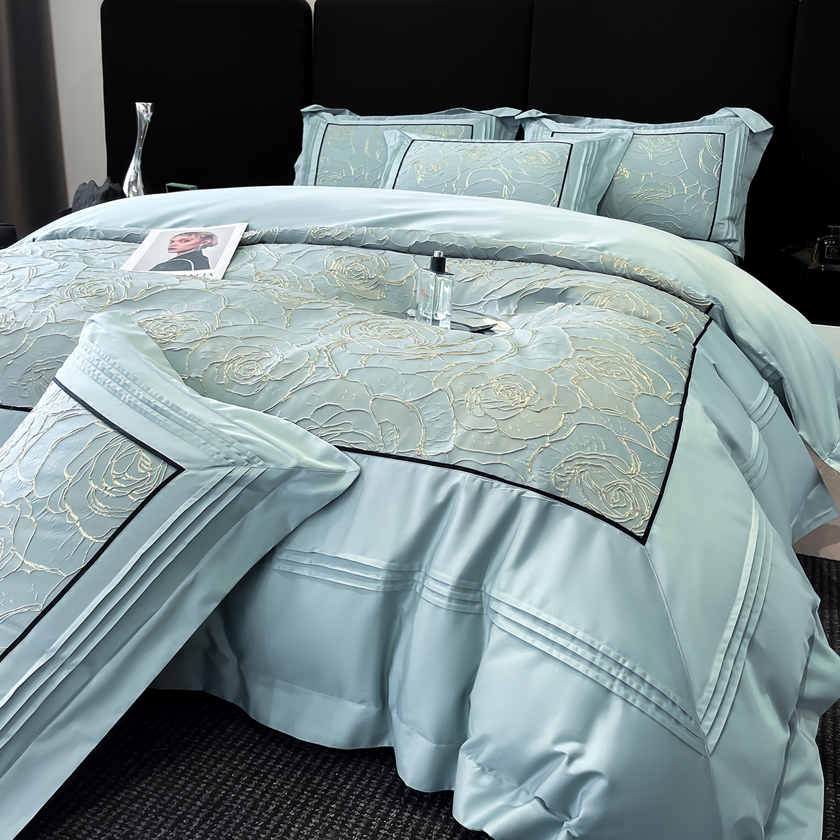 91家纺网 家纺一手货源 找家纺 置顶家纺 2026新款亲肤棉玫瑰刺绣提花卡罗拉系列四件套 卡罗拉-天空蓝