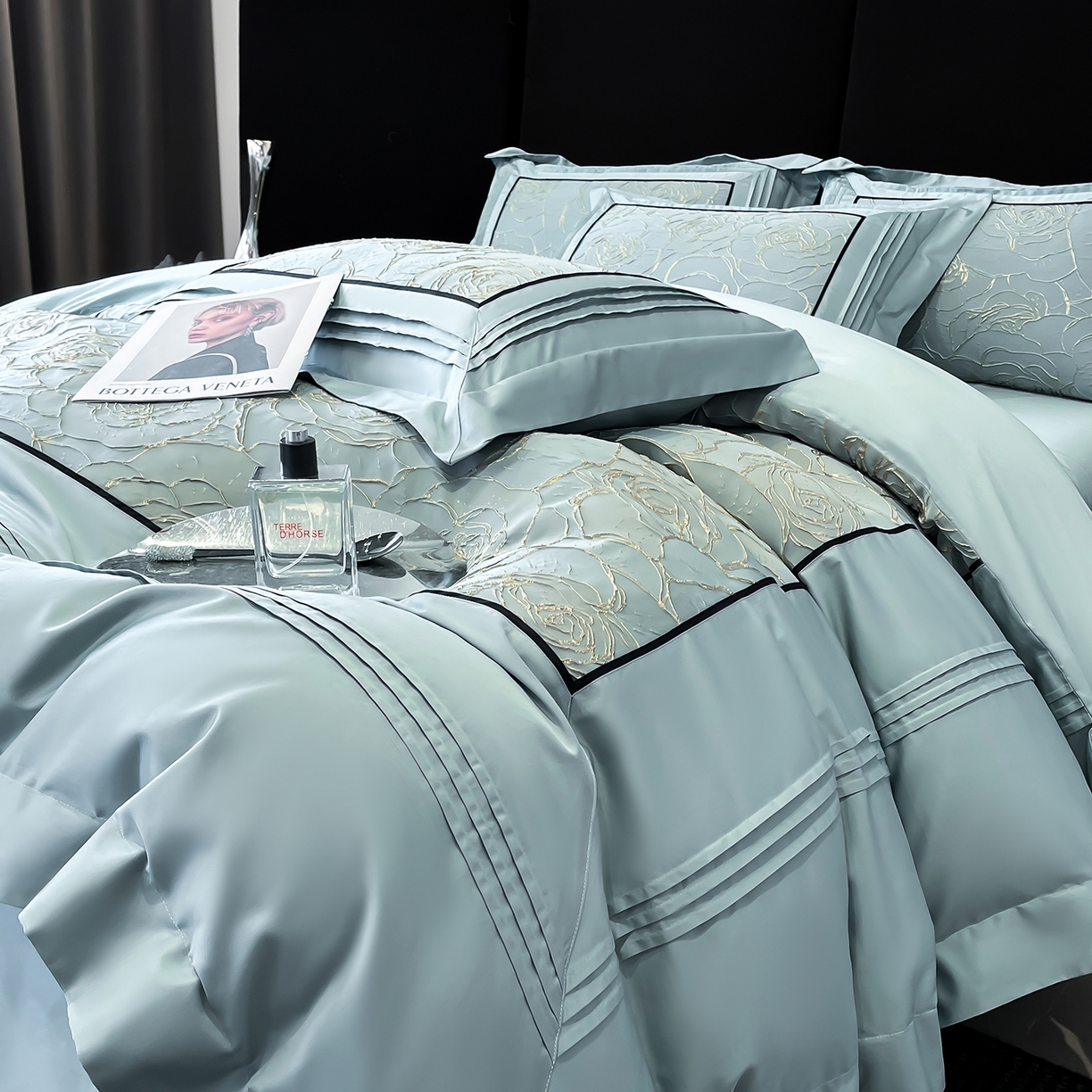 91家纺网 家纺一手货源 找家纺 置顶家纺 2026新款亲肤棉玫瑰刺绣提花卡罗拉系列四件套 卡罗拉-天空蓝