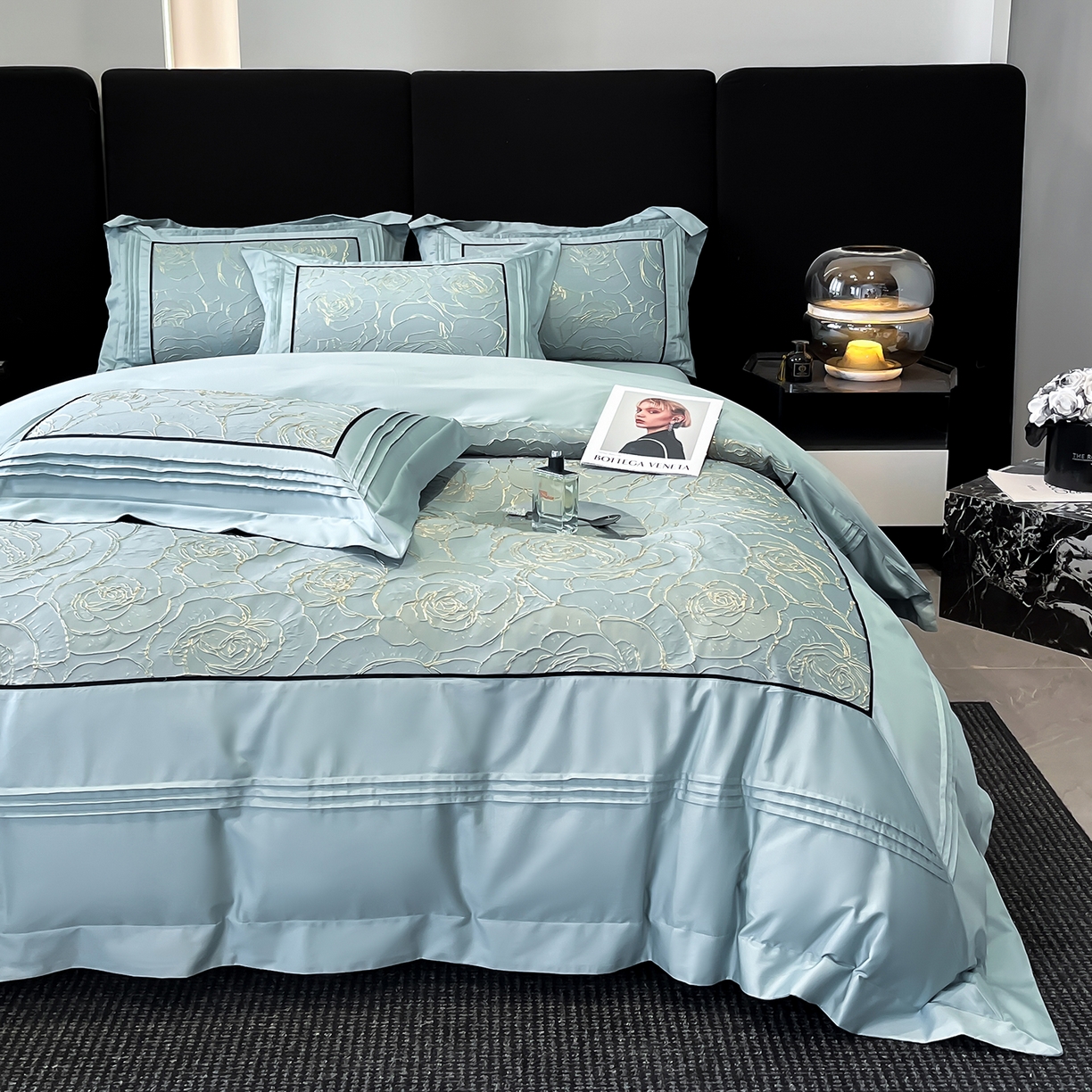 91家纺网 家纺一手货源 找家纺 置顶家纺 2026新款亲肤棉玫瑰刺绣提花卡罗拉系列四件套 卡罗拉-天空蓝