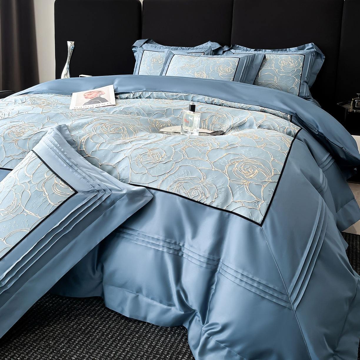 91家纺网 家纺一手货源 找家纺 置顶家纺 2026新款亲肤棉玫瑰刺绣提花卡罗拉系列四件套 卡罗拉-碧蓝