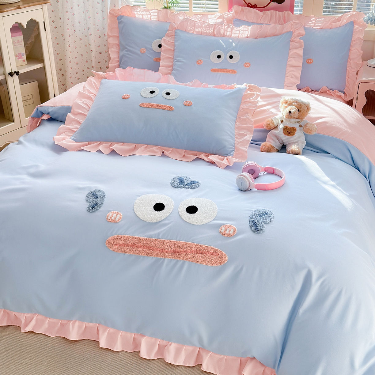 91家纺网 家纺一手货源 找家纺 （总）易禾家纺 2026新款韩版卡通可爱风水洗棉毛巾绣四件套系列（专版花型）