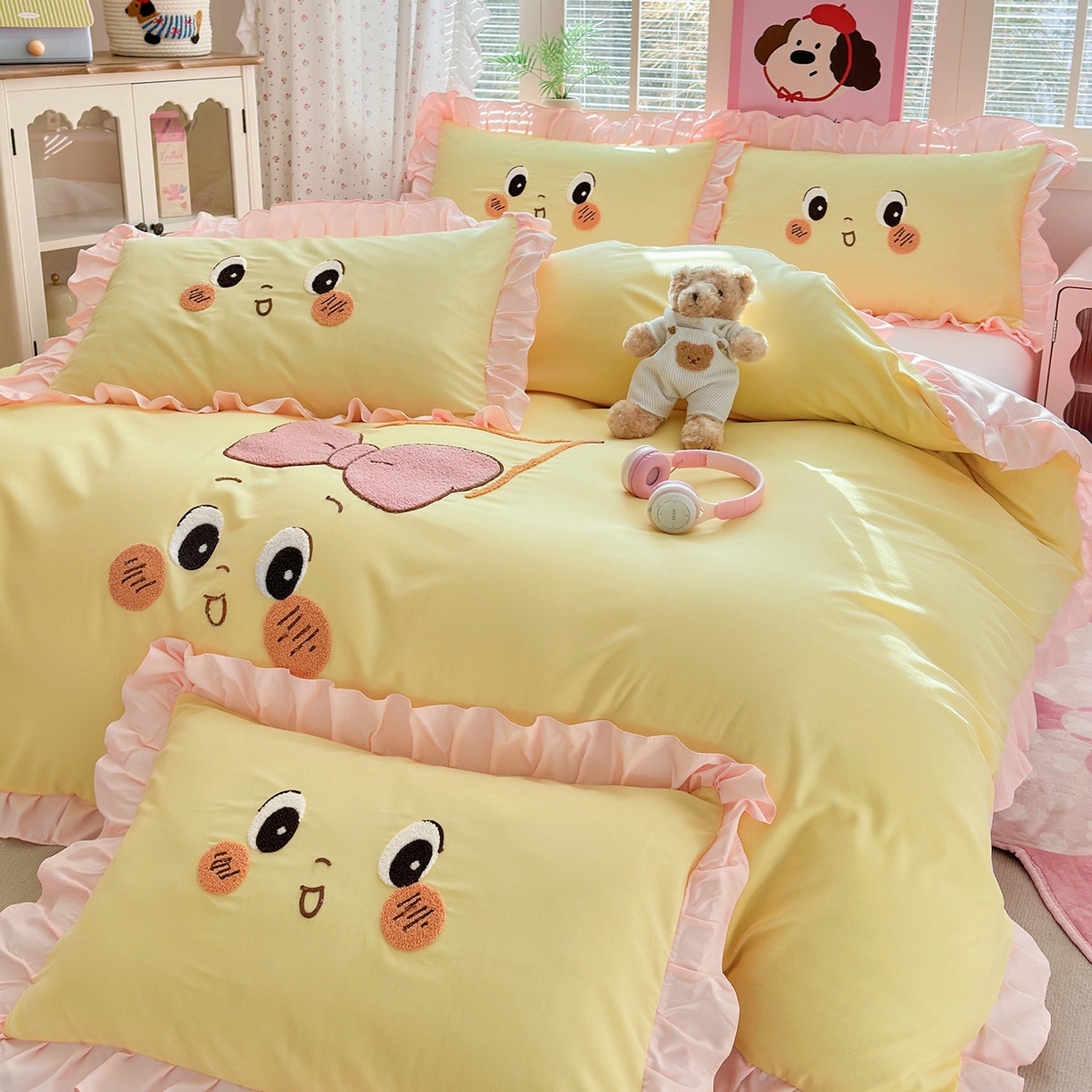 91家纺网 家纺一手货源 找家纺 易禾家纺 2026新款韩版卡通可爱风水洗棉毛巾绣四件套系列（专版花型） 星空梦-黄粉