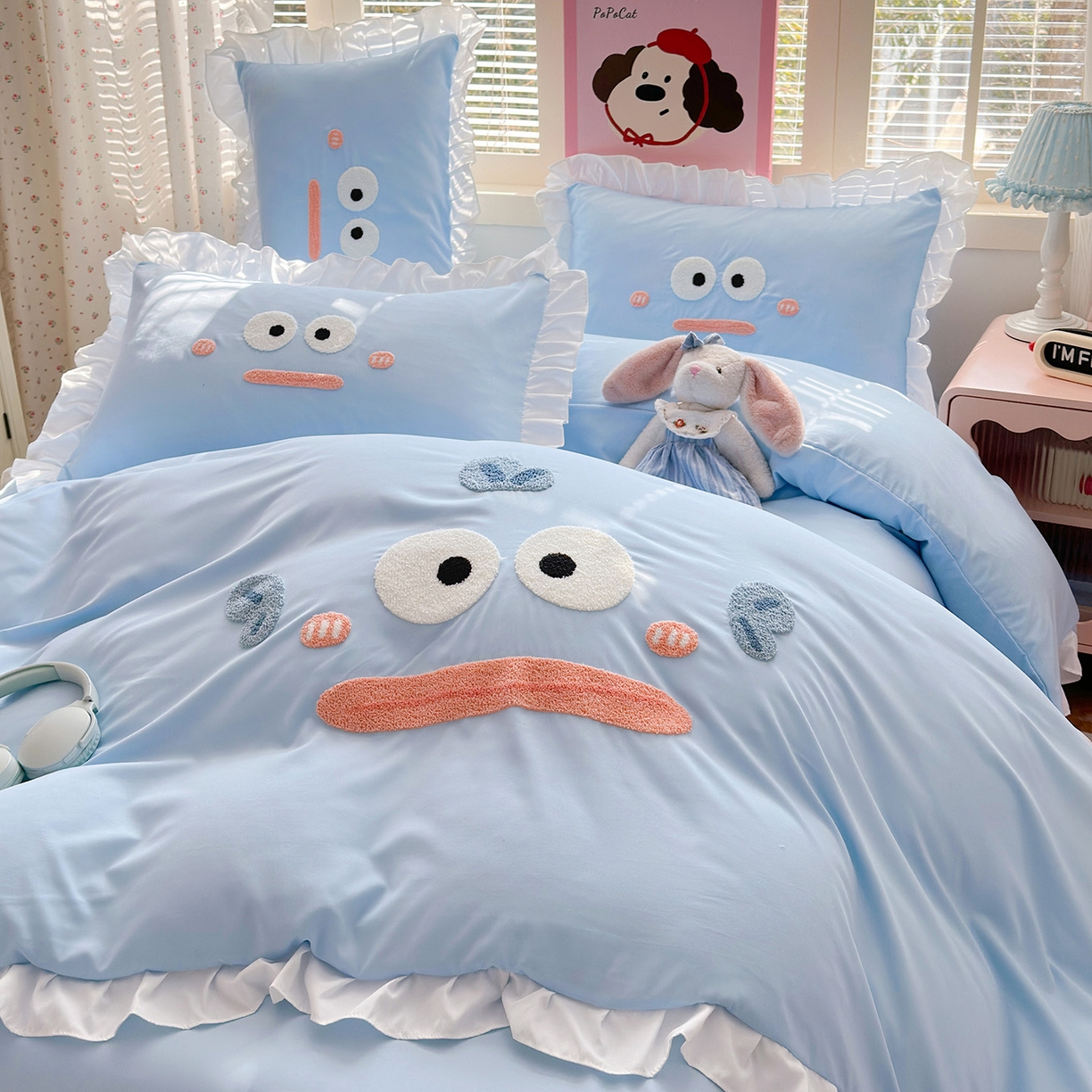 91家纺网 家纺一手货源 找家纺 易禾家纺 2026新款韩版卡通可爱风水洗棉毛巾绣四件套系列（专版花型） 大嘴鱼-浅蓝