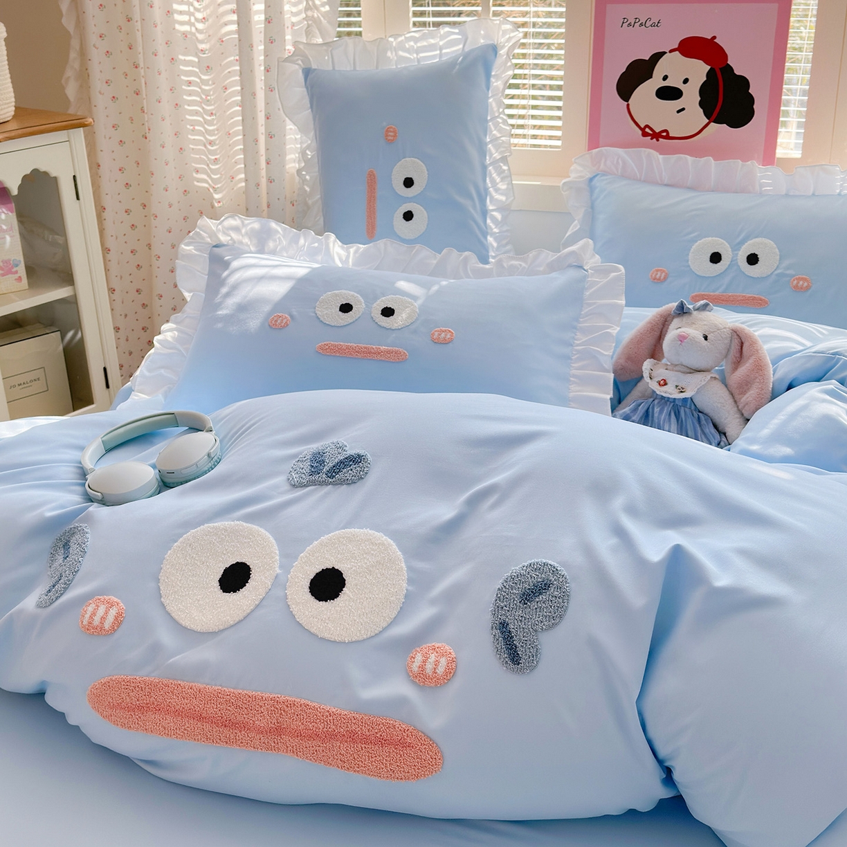 91家纺网 家纺一手货源 找家纺 易禾家纺 2026新款韩版卡通可爱风水洗棉毛巾绣四件套系列（专版花型） 大嘴鱼-浅蓝