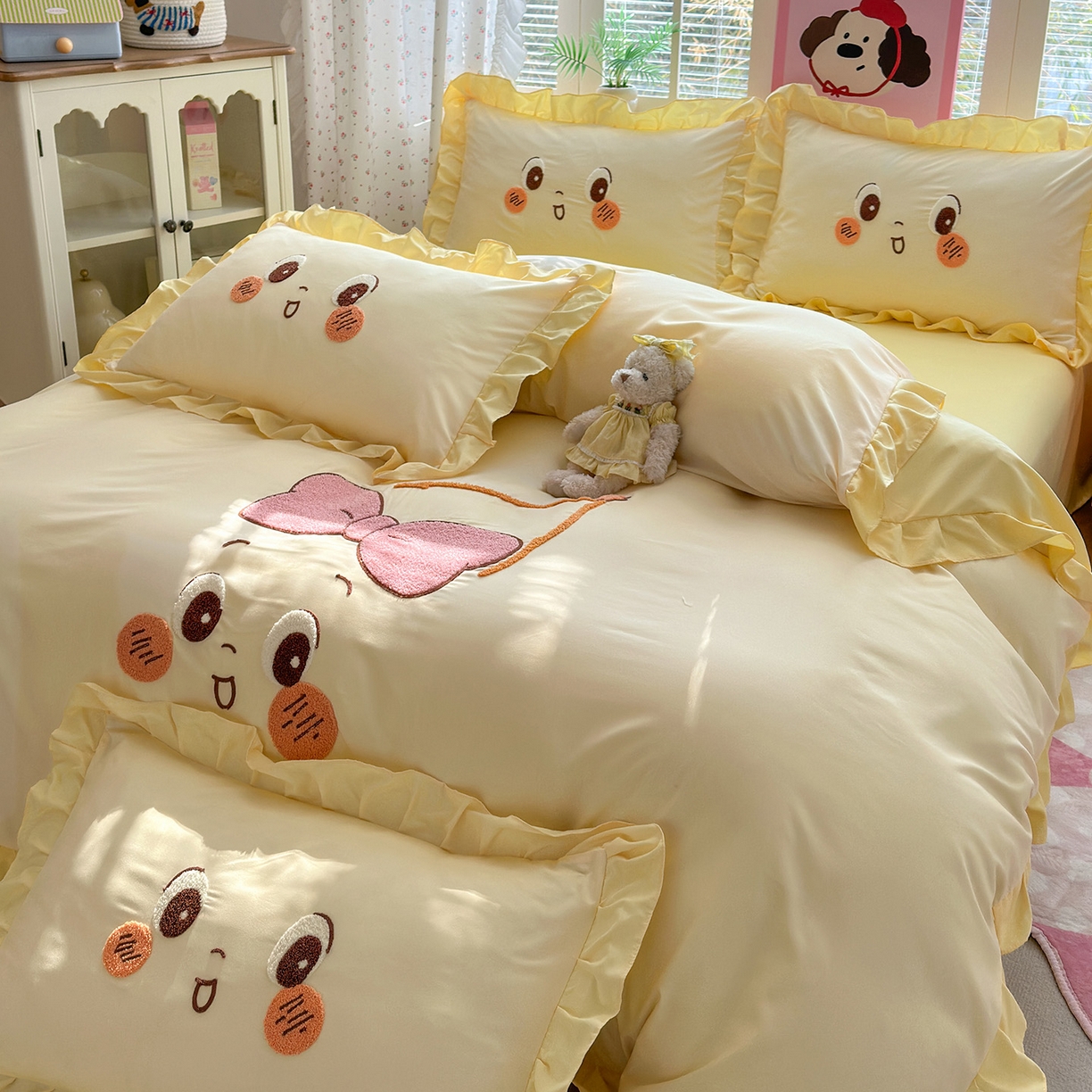 91家纺网 家纺一手货源 找家纺 易禾家纺 2026新款韩版卡通可爱风水洗棉毛巾绣四件套系列（专版花型） 星空梦-杏黄