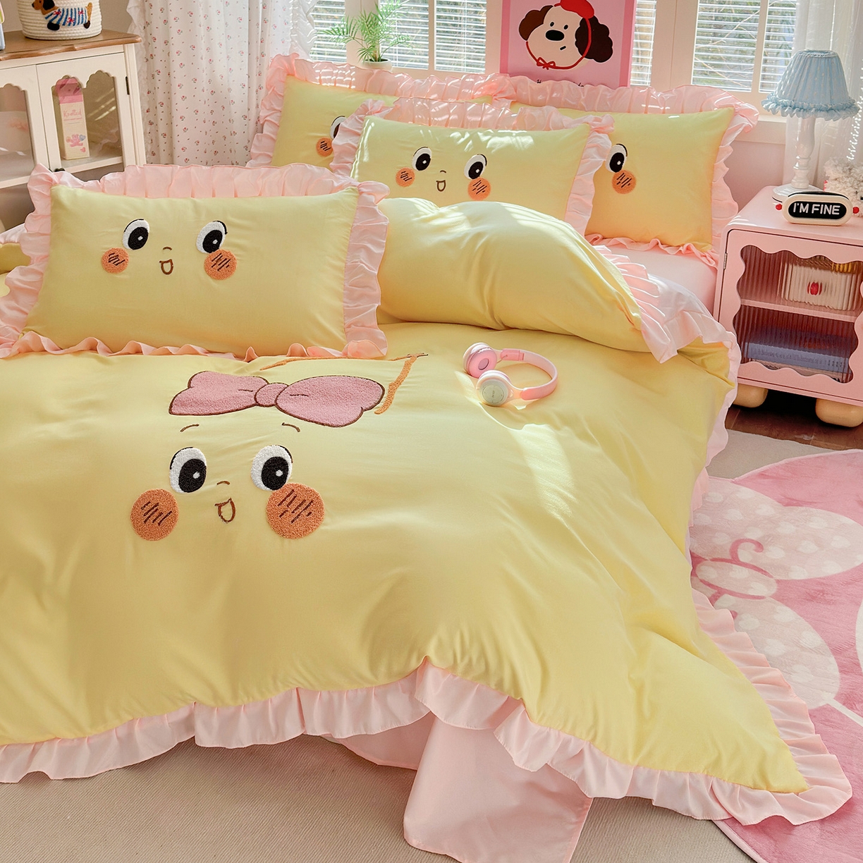 91家纺网 家纺一手货源 找家纺 易禾家纺 2026新款韩版卡通可爱风水洗棉毛巾绣四件套系列（专版花型） 星空梦-黄粉