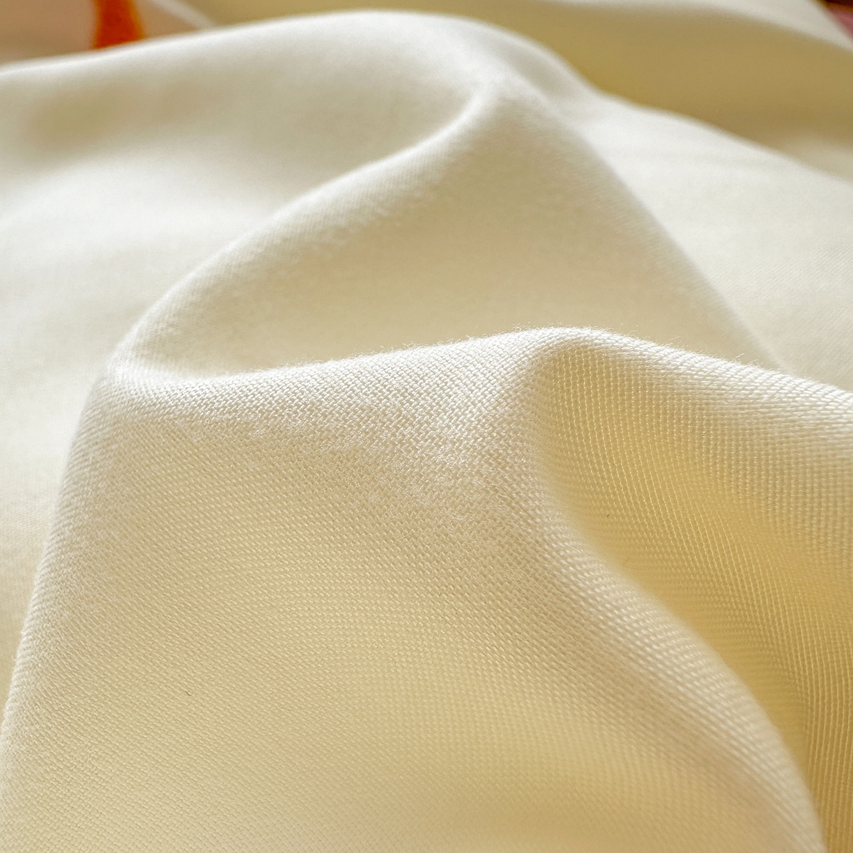 91家纺网 家纺一手货源 找家纺 易禾家纺 2026新款韩版卡通可爱风水洗棉毛巾绣四件套系列（专版花型） 星空梦-杏黄