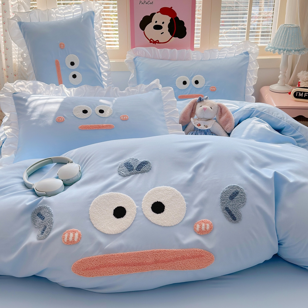 91家纺网 家纺一手货源 找家纺 易禾家纺 2026新款韩版卡通可爱风水洗棉毛巾绣四件套系列（专版花型） 大嘴鱼-浅蓝