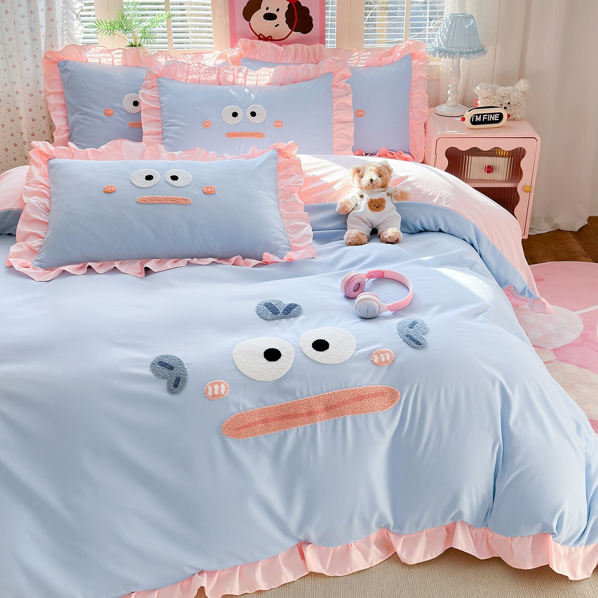 91家纺网 家纺一手货源 找家纺 易禾家纺 2026新款韩版卡通可爱风水洗棉毛巾绣四件套系列（专版花型） 大嘴鱼-蓝粉