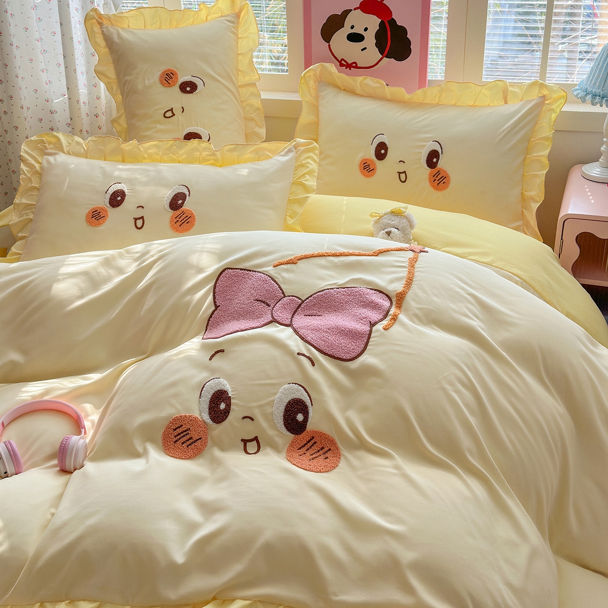 91家纺网 家纺一手货源 找家纺 易禾家纺 2026新款韩版卡通可爱风水洗棉毛巾绣四件套系列（专版花型） 星空梦-杏黄