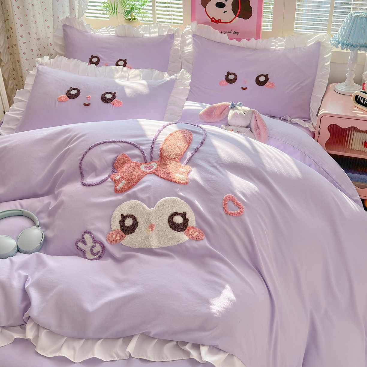 91家纺网 家纺一手货源 找家纺 易禾家纺 2026新款韩版卡通可爱风水洗棉毛巾绣四件套系列（专版花型） 大耳兔-浅紫