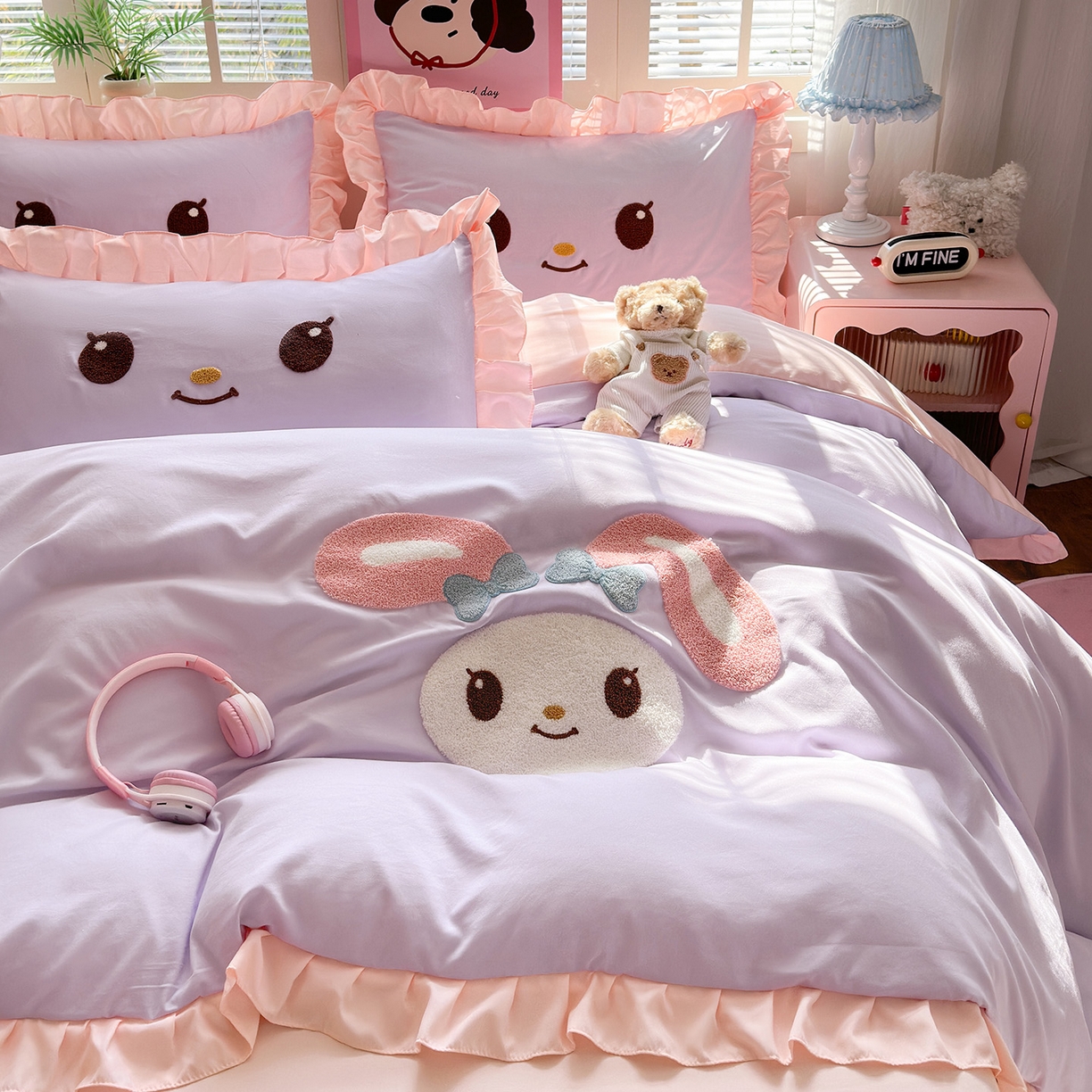 91家纺网 家纺一手货源 找家纺 易禾家纺 2026新款韩版卡通可爱风水洗棉毛巾绣四件套系列（专版花型） 小奶狗-紫粉