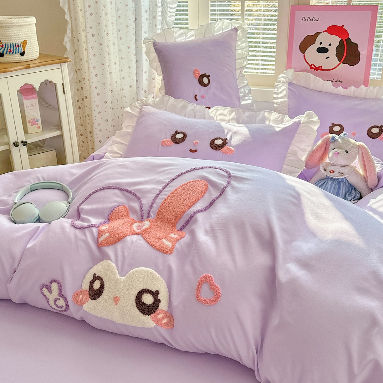 91家纺网 家纺一手货源 找家纺 易禾家纺 2026新款韩版卡通可爱风水洗棉毛巾绣四件套系列（专版花型） 大耳兔-浅紫
