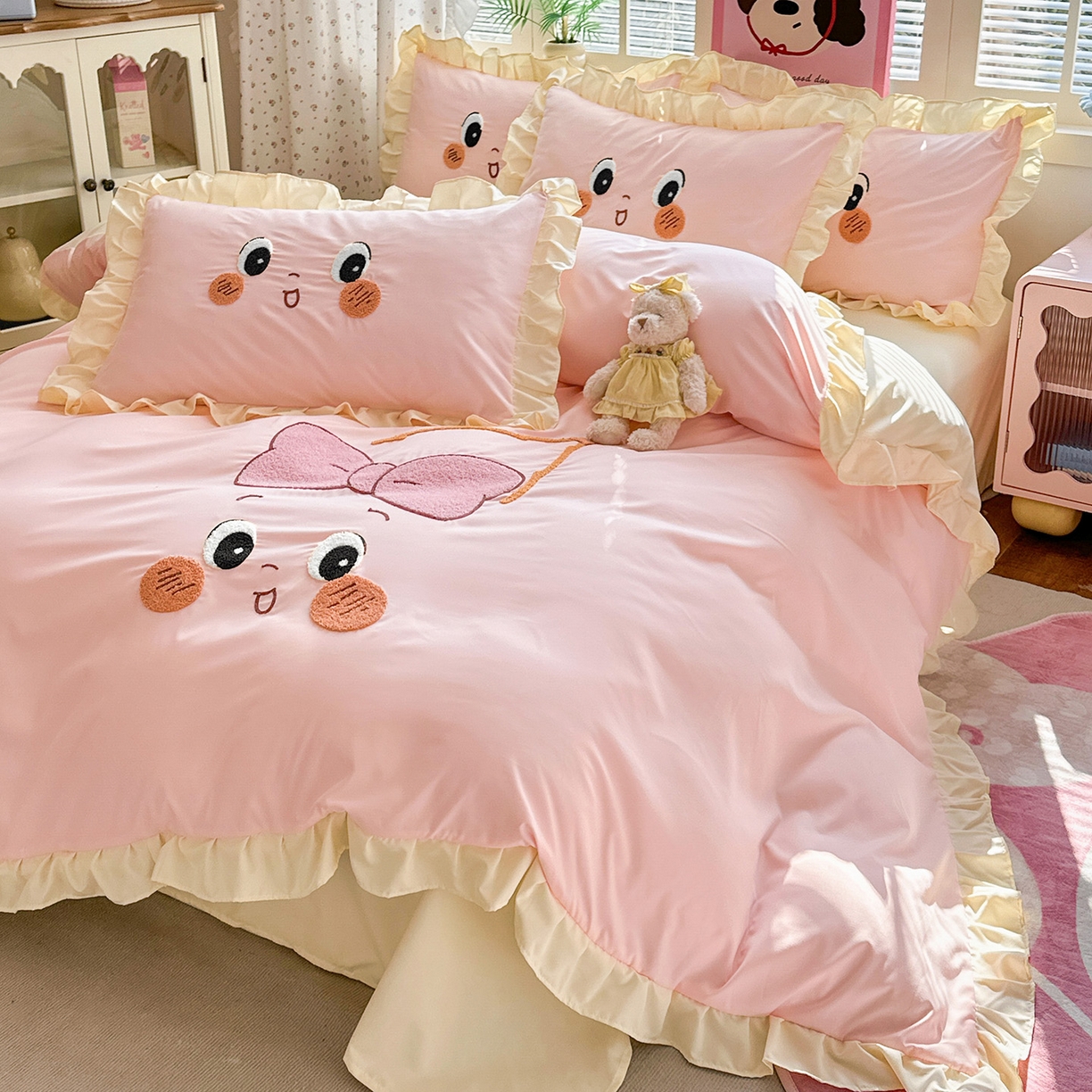 91家纺网 家纺一手货源 找家纺 易禾家纺 2026新款韩版卡通可爱风水洗棉毛巾绣四件套系列（专版花型） 星空梦-粉杏