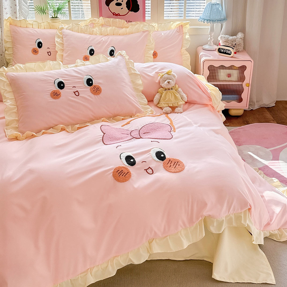 91家纺网 家纺一手货源 找家纺 易禾家纺 2026新款韩版卡通可爱风水洗棉毛巾绣四件套系列（专版花型） 星空梦-粉杏