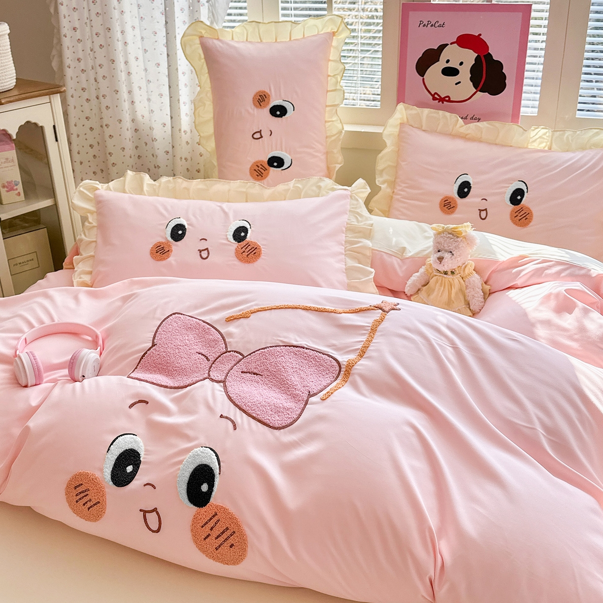 91家纺网 家纺一手货源 找家纺 易禾家纺 2026新款韩版卡通可爱风水洗棉毛巾绣四件套系列（专版花型） 星空梦-粉杏